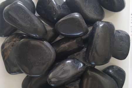 12A Black High Polished Pebbles 1