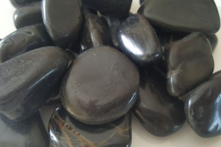 12A Black High Polished Pebbles 2